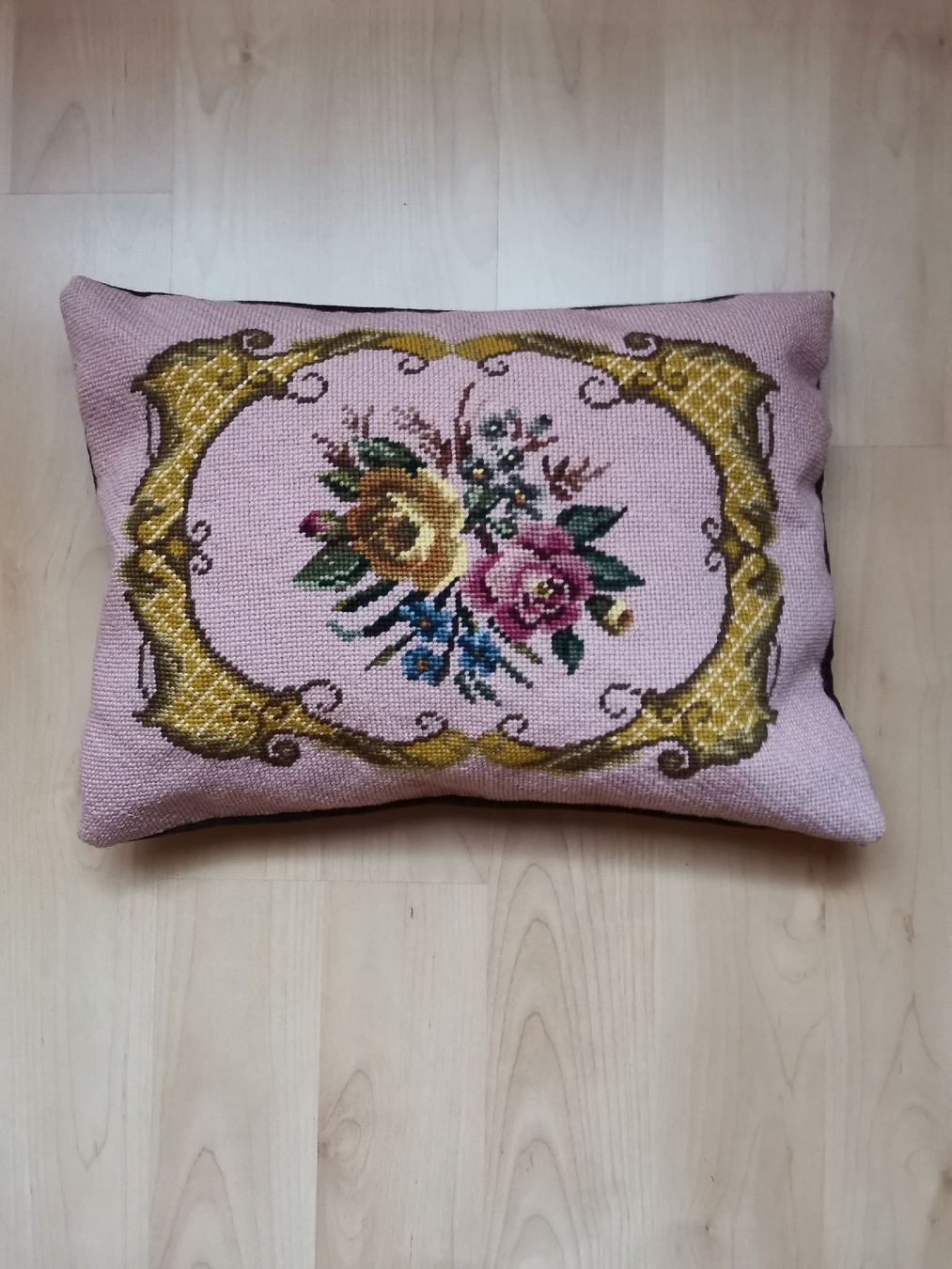 Cuscini: Coussin brodé – Nuovo e nell'imballaggio originale da Cournillens venduto da masoeur
