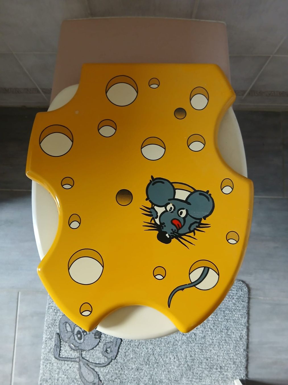 WC: WC Deckel Ratte oder Maus ca. 25 jährig fabrikneu – Nuovo e nell'imballaggio originale da Grenchen venduto da juebo