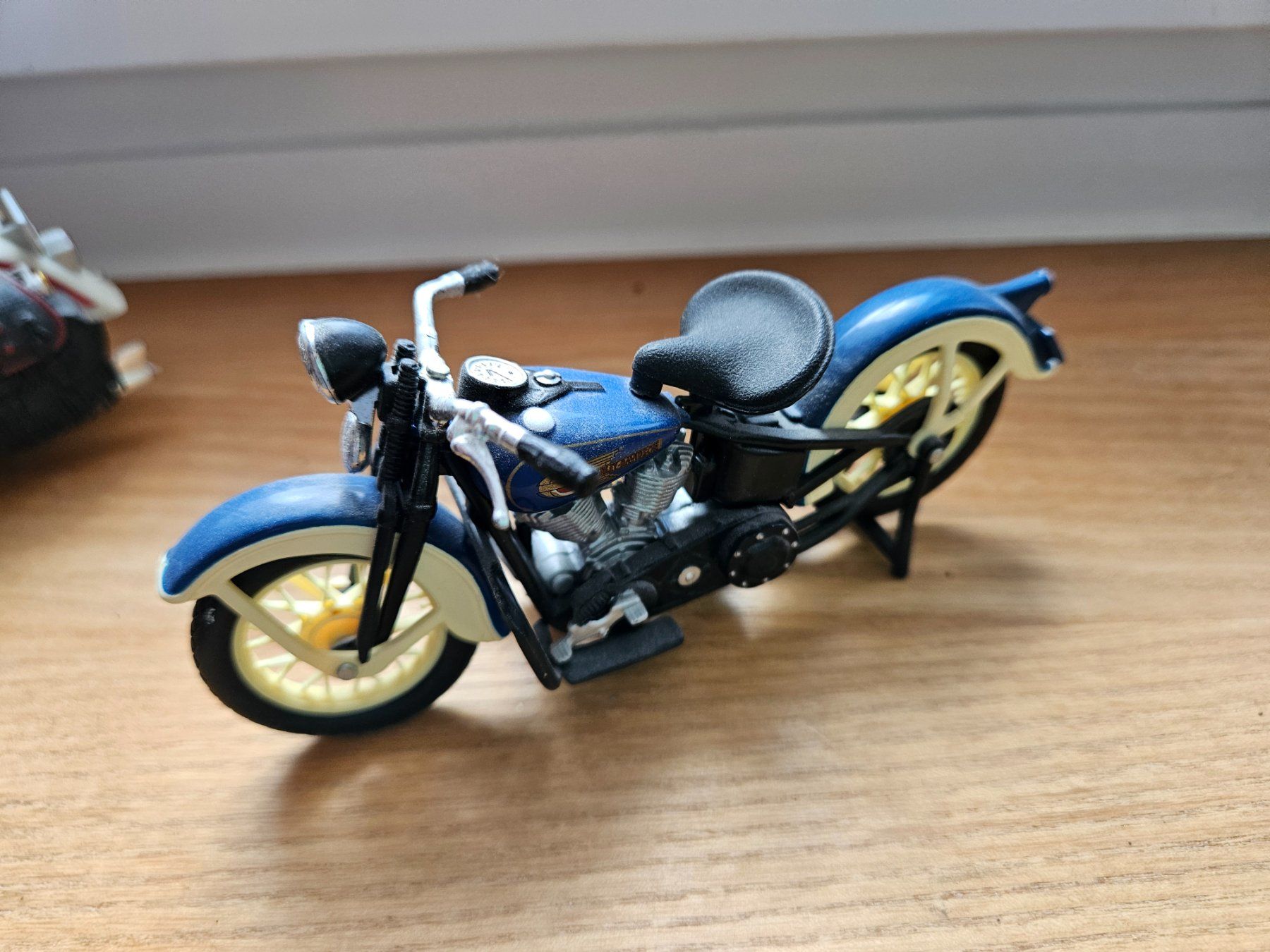 Maisto Kit di modellismo & Modellini statici: 6 Harley Davidson Modelle von Maisto – Usato da Wiezikon b.Sirnach venduto da Bb7 5