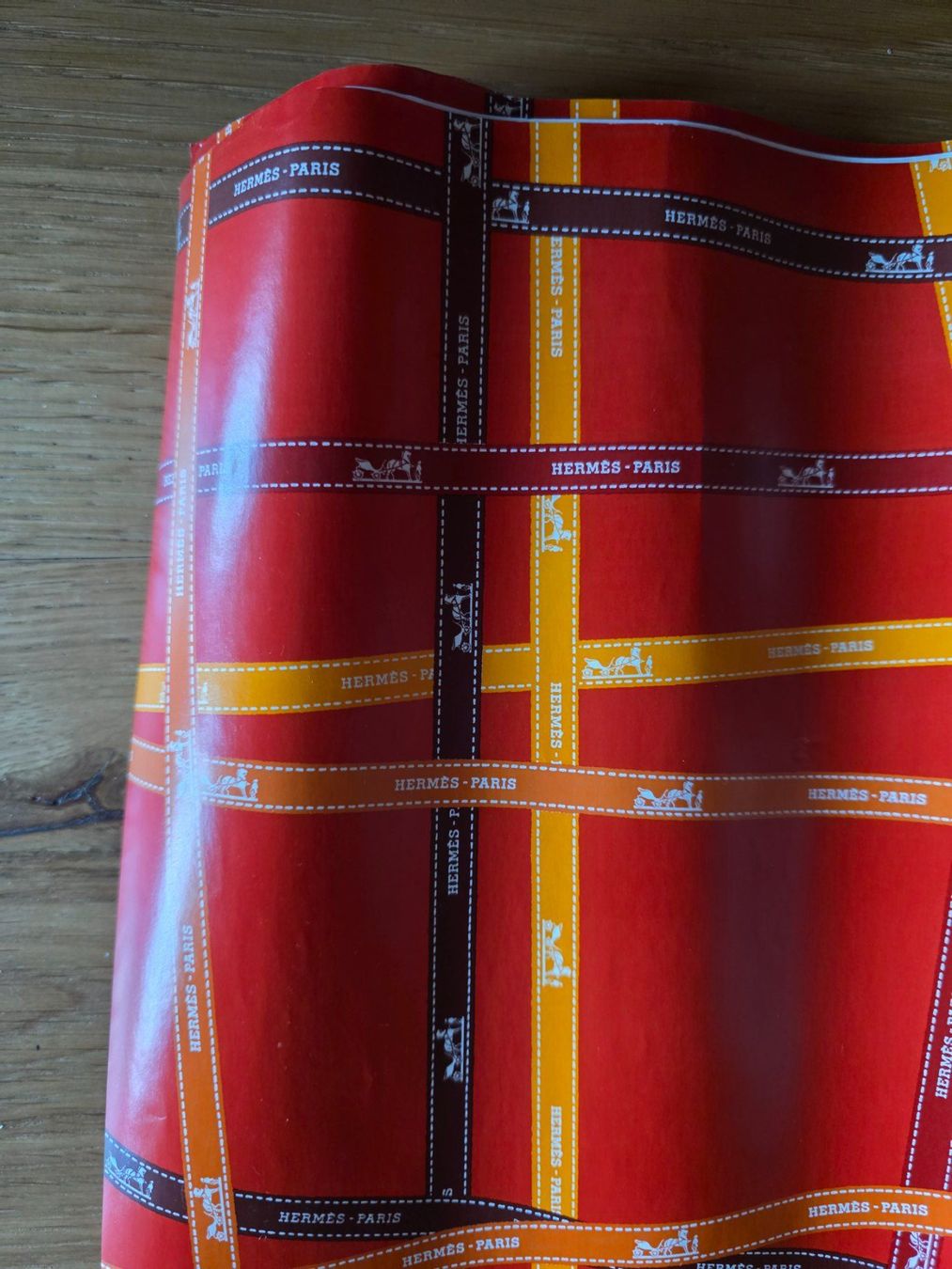 Carta: 3  Bogen Hermès Pack Papier Geschenkpapier – Usato da Walterswil BE venduto da Lonitti 2