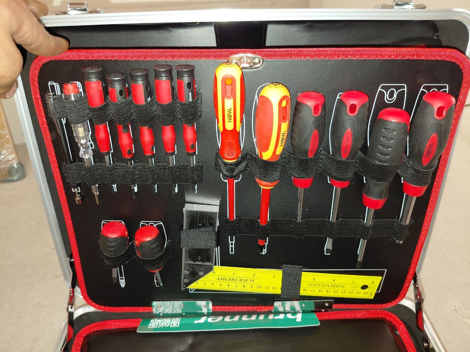 Tous les outils: Werkzeugkoffer  – Neuf (Voir description) à Schalchen par Chrigel227 2