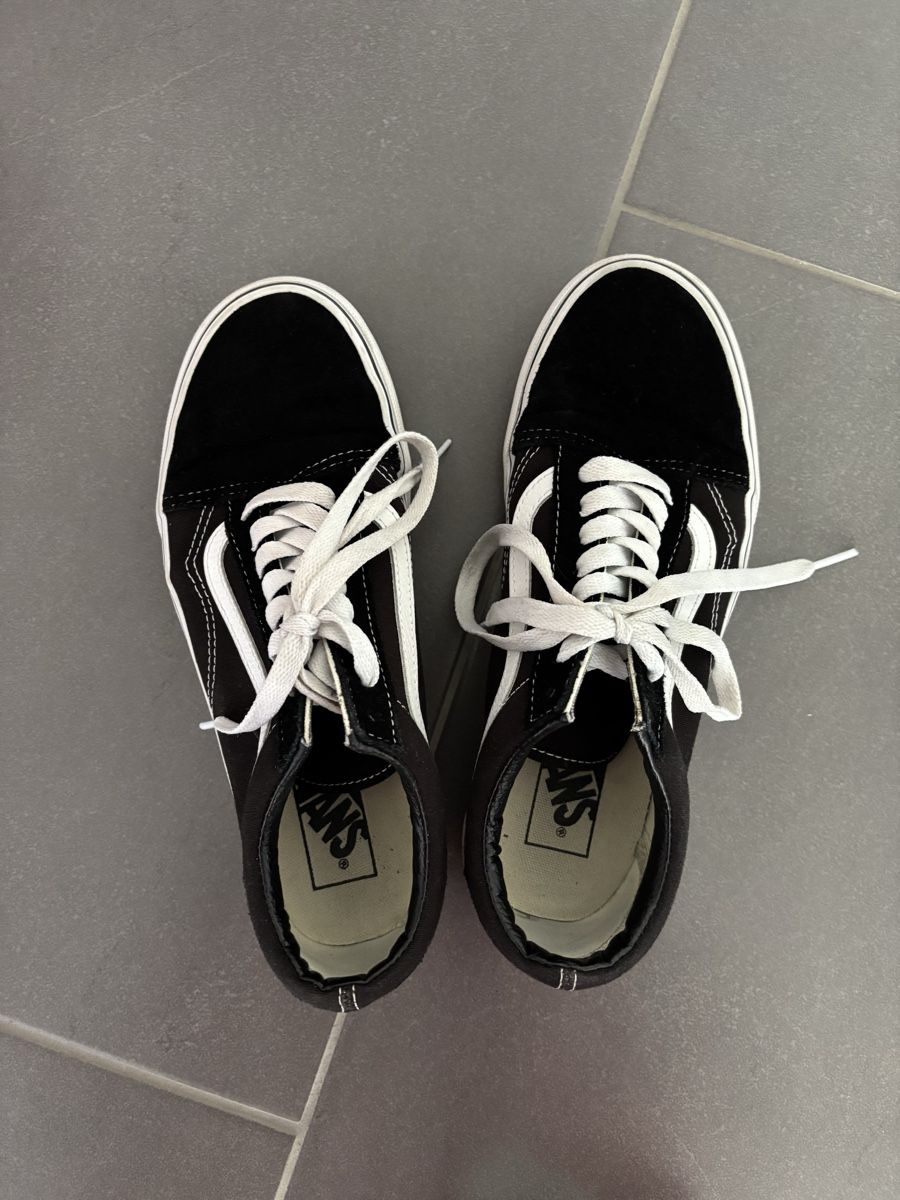 Vans Chaussures femmes: Vans Old School – D'occasion à Alchenflüh par flower_xx