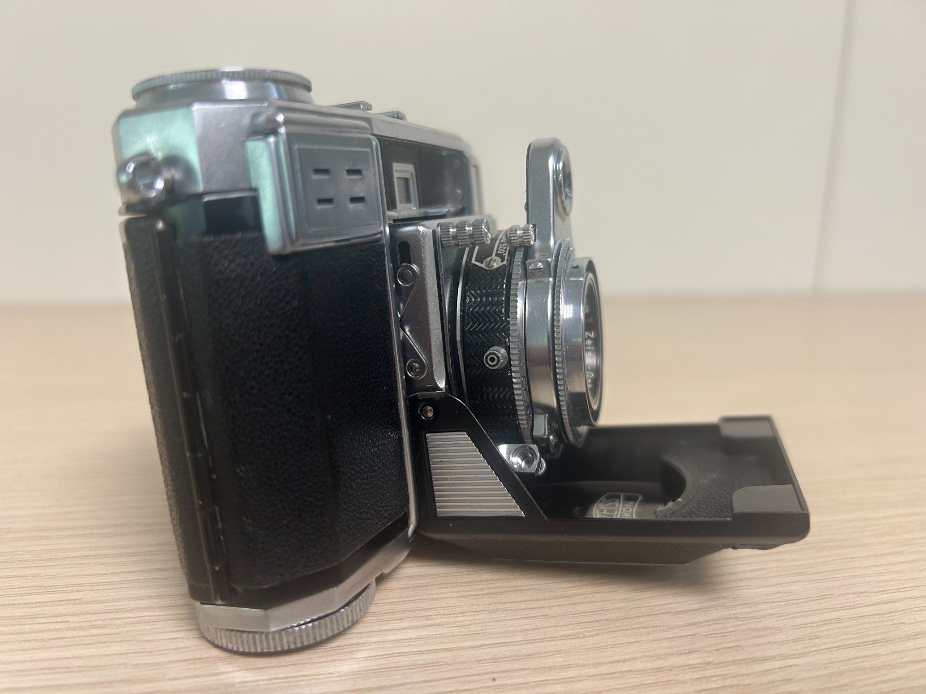 Zeiss Kamera: Zeiss Ikon Contessa – Defekt aus Camorino von c_raf 5