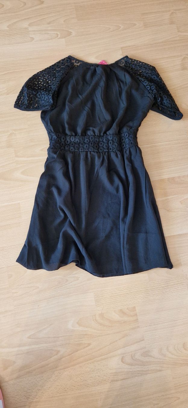 Vestiti: Kleid Schwarz mit Spitze Grösse S mit Etikett – Nuovo (secondo la descrizione) da Rüfenacht BE venduto da Loeti1992 2
