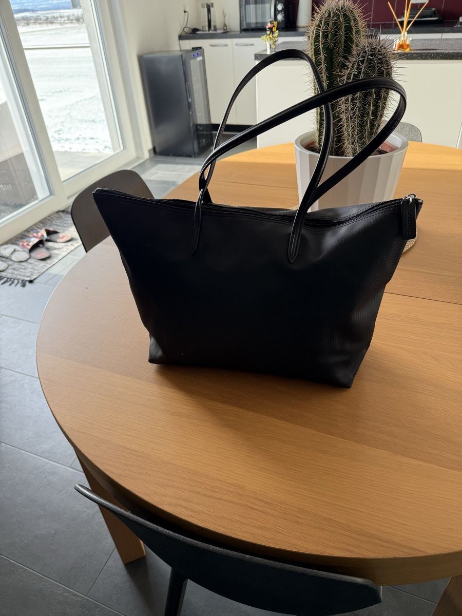 Lacoste Borse da donna: Sac Lacoste - Neuf – Nuovo e nell'imballaggio originale da Villars-le-Terroir venduto da ale_c79d 1