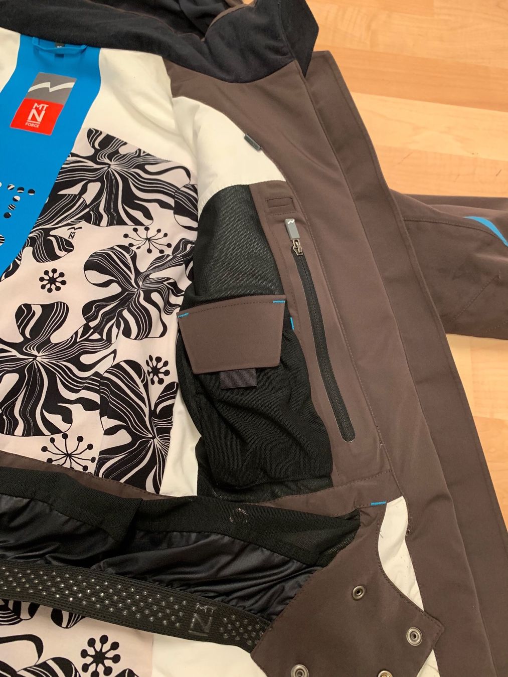 Mountain Force Pantaloni: Skijacke Mountain Force Gr 36 – Usato da Oberweningen venduto da Jogi2 4