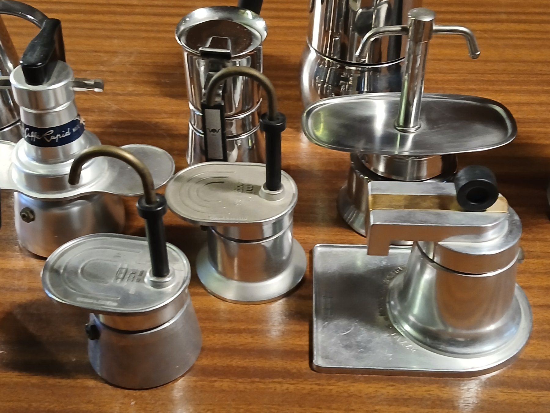 Macchine per caffè & Macchine per espresso: Sammlung von 10 Espressokochern – Usato da Zumikon venduto da Vollvintage 1