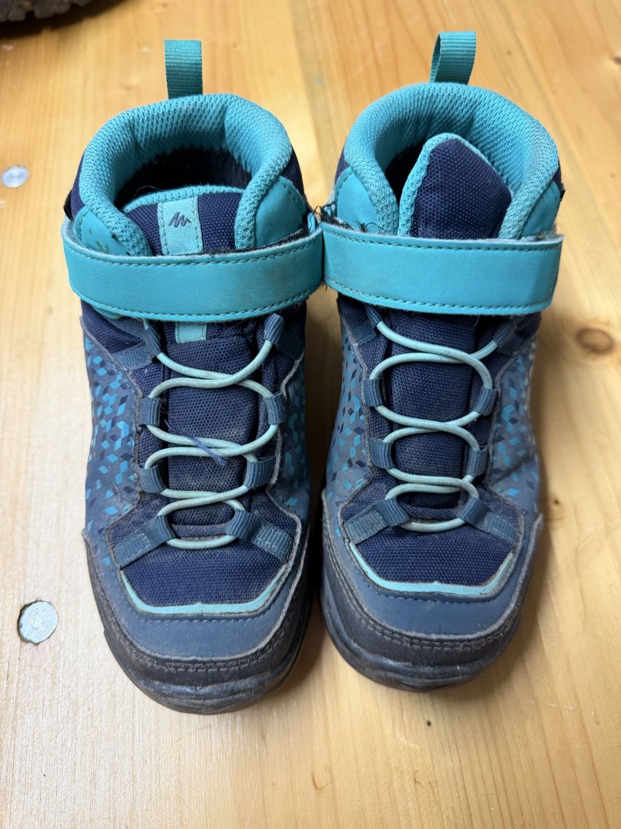 Decathlon Chaussures garçon: Quechua Wanderschuhe, Gr. 29 – D'occasion à Mosnang par Dojajolele