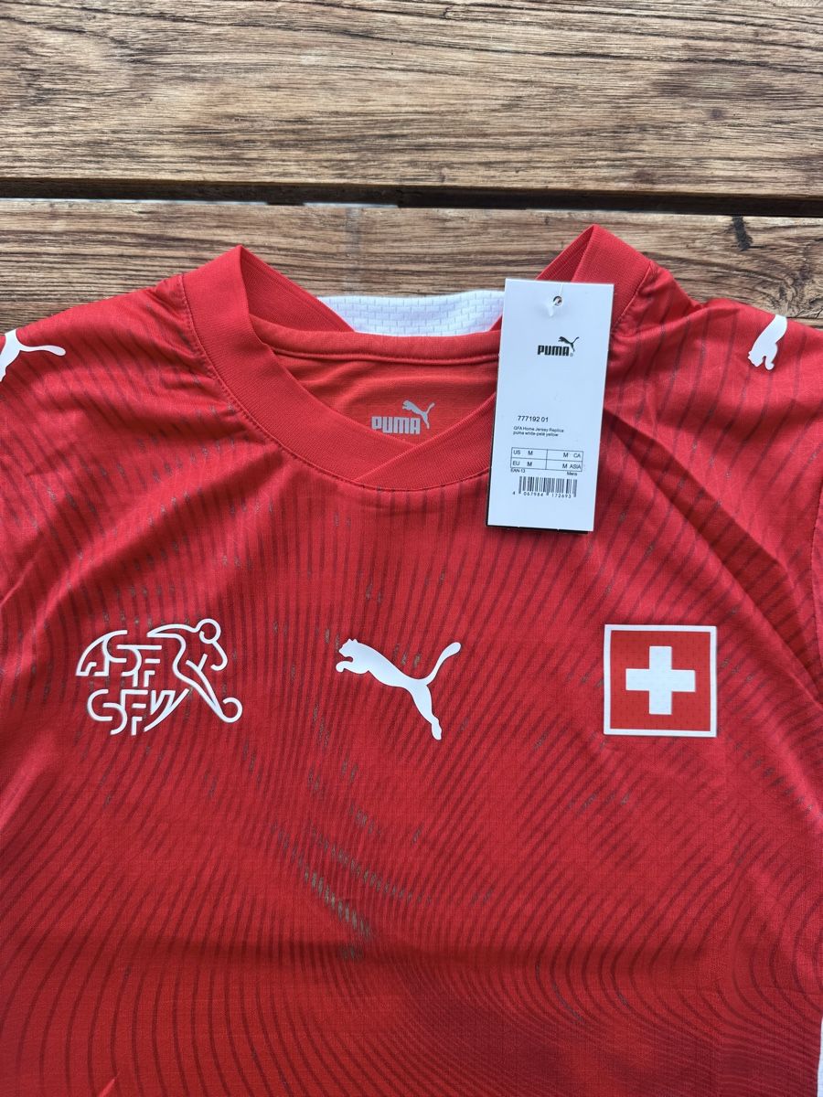 Schweizer Nati Leibchen & Hosen: Schweizer WM Trikot 2025/2026 – Neu (gemäss Beschreibung) aus Bözen von DjMel