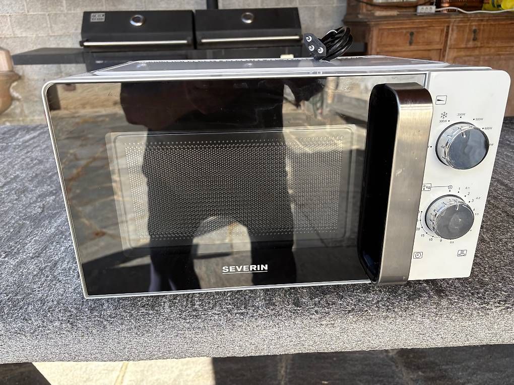 Forni: Forno microonde – Usato da Losone venduto da mir_hqj9 1
