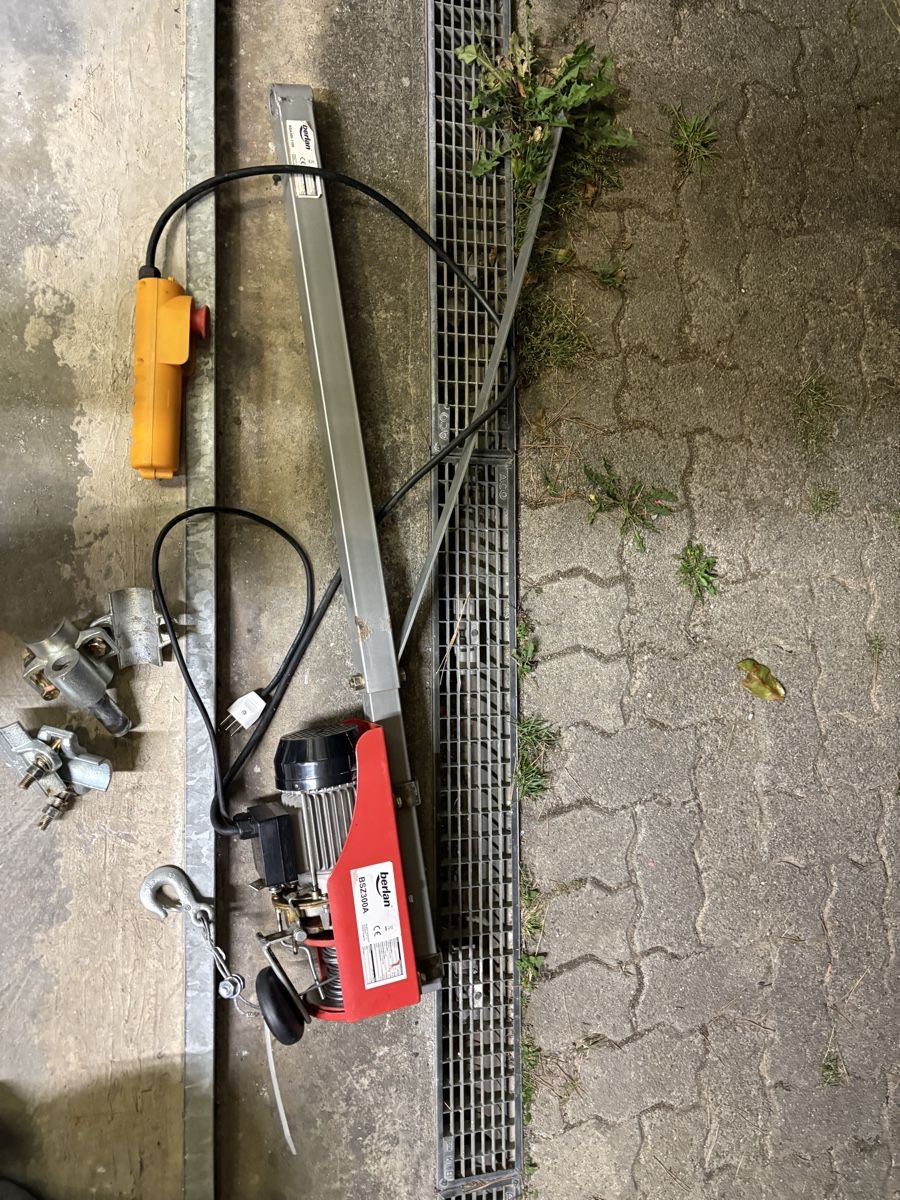 Gru: Kran Seilwinde Berlan BSZ300A Elektro-Seilzug – Usato da Birmensdorf ZH venduto da hirnbirn