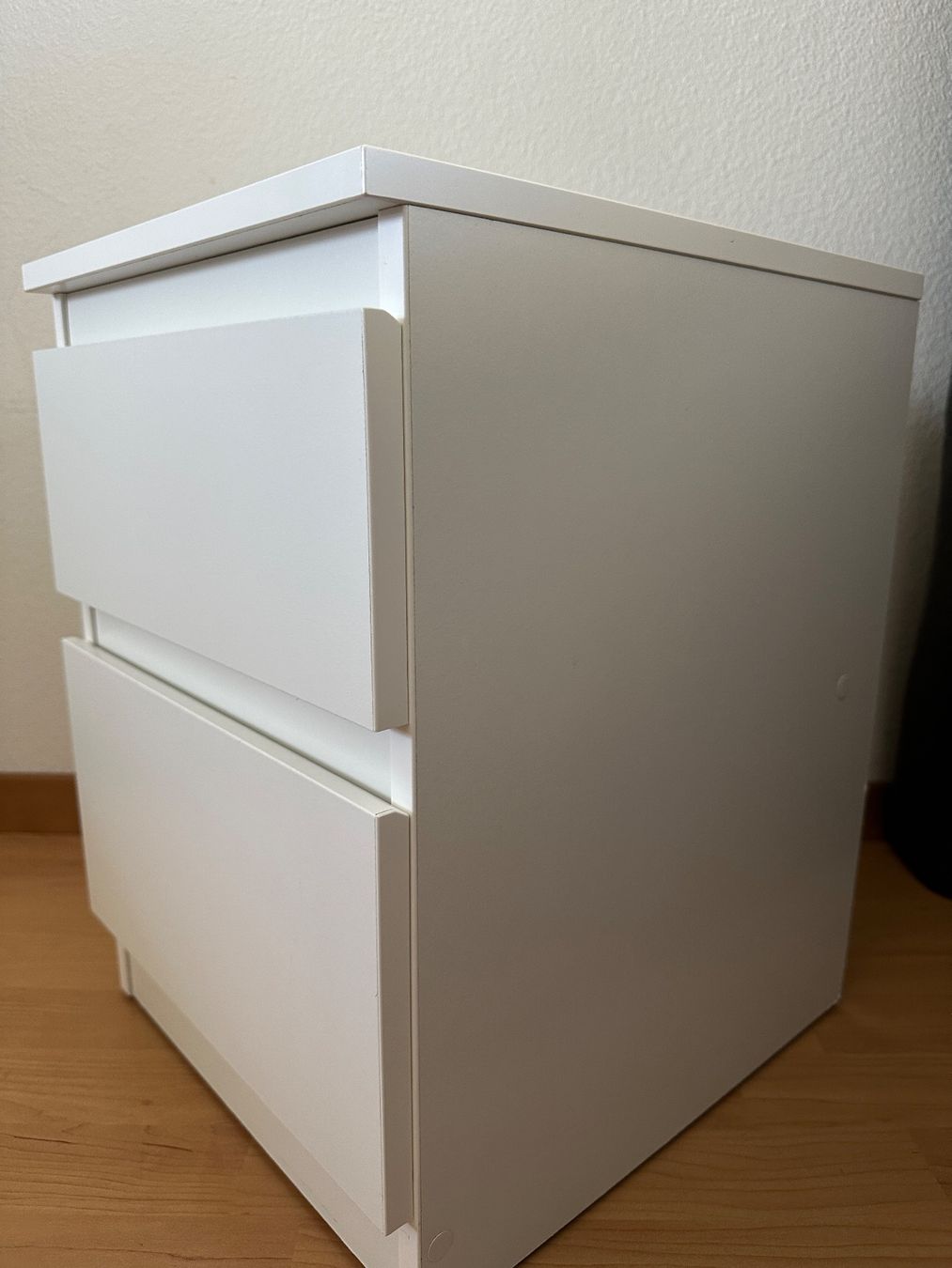 Ikea Comodini: 2 Stück Ikea Malm Nachttisch weiss – Usato da Winterthur venduto da fat_d6sb 3