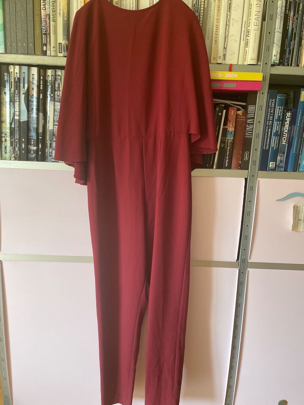 Jumpsuits: Roter Jumpsuit mit Cape – Gebraucht aus Zürich von takanawa01