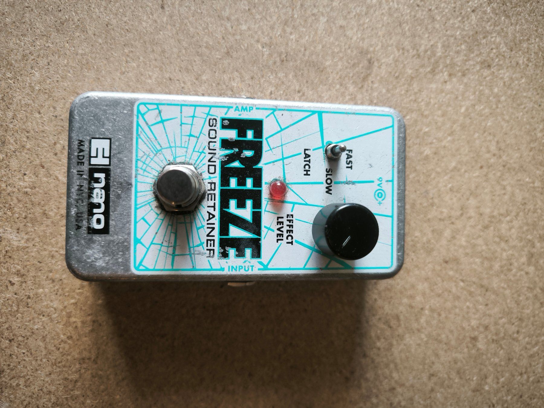 Strumenti musicali: Electro Harmonics Freeze pedal – Usato da schwarzenburg venduto da phlib