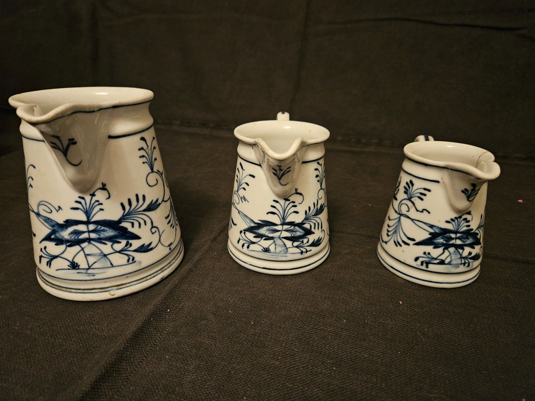Set di piatti: Vintage Kännchen Set, blau-weiss – Usato da Basel venduto da Domjansk 1