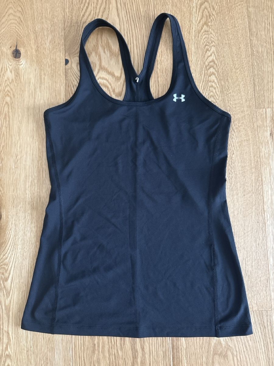 Under Armour Top: Under Armour gym top size S – Usato da Boswil venduto da hey.itsme