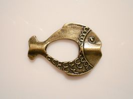 1 Stk.Fisch, Messing Schmuckanhänger/-Teil.Twint:Ja.
