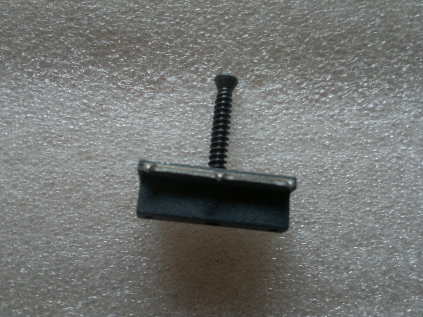 Supporti a parete: 85 x clips pour lames de terrasse, y compris vis – Nuovo e nell'imballaggio originale da Les Avants venduto da Jaman7 1