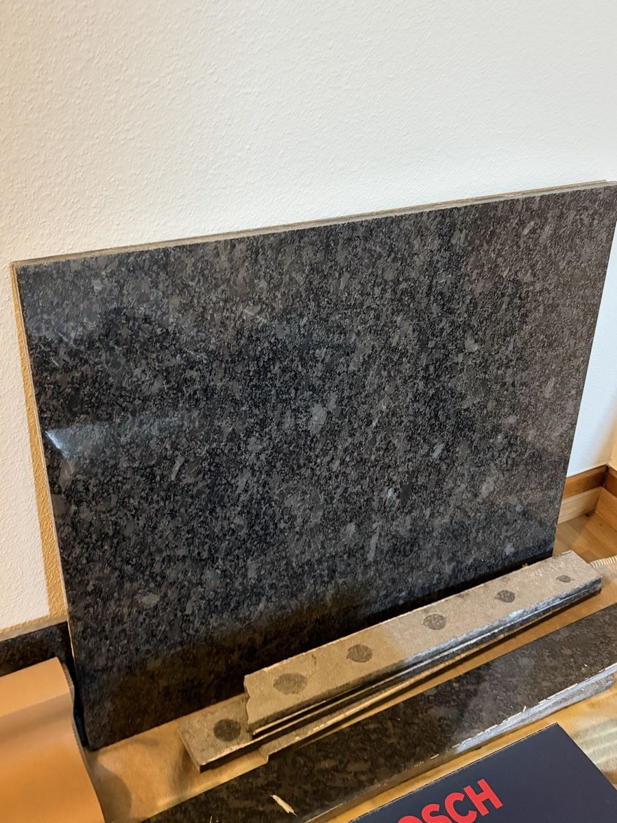 Steine & Dachziegeln: Granitplatten Naturstein dunkel gemustert gebraucht – Gebraucht aus Magden von stolzfamily 1