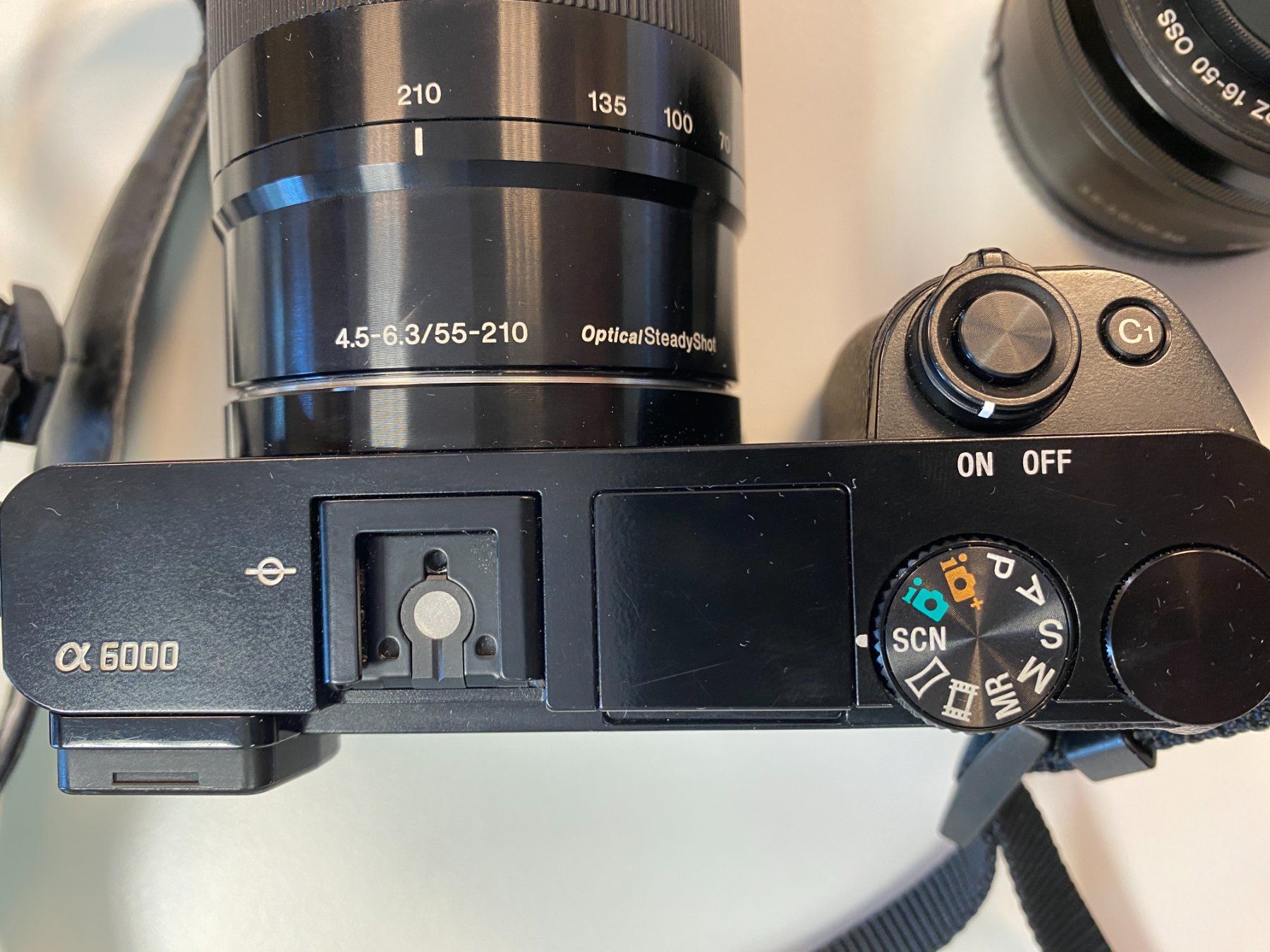 Sony Fotocamera: Sony a6000 kit with 2 lenses – Usato da Leysin venduto da andieflett1 3