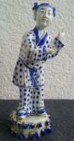 CHINA antike Figur, Porzellan blau-weiss, Höhe 23 cm