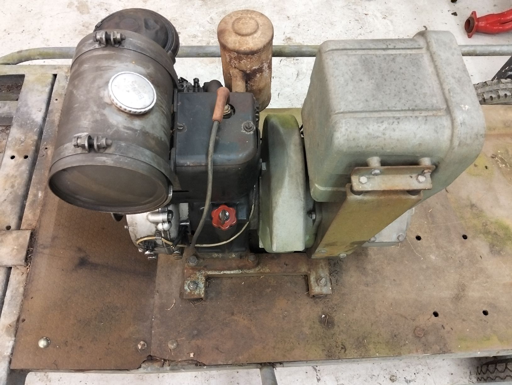 Generatori di corrente: Notstromaggregat mit MAG Motor – Usato da Embrach venduto da Lotte2 4