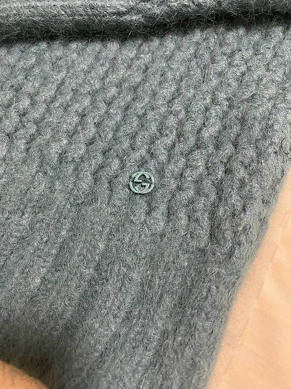 Gucci Maglioni & Felpe: Gucci Pullover Dunkelblau Original – Usato da Fällanden venduto da TCristina 1