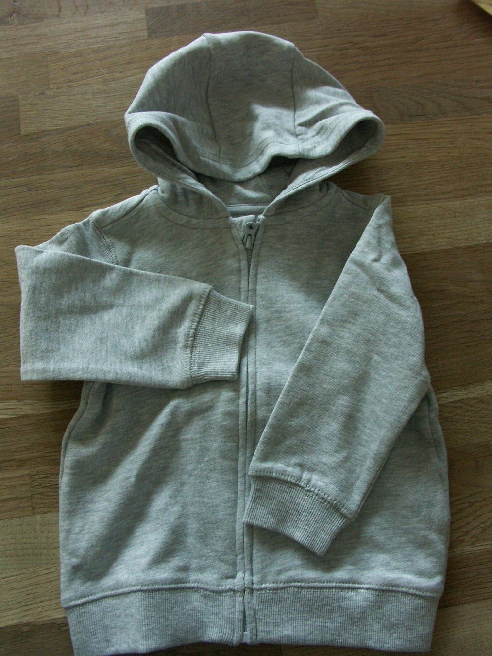 H&M Giacche & Cappotti: Jäckli - bestickt Gr. 74 - Schlumpfine – Nuovo (secondo la descrizione) da Thun venduto da mo_ba 2