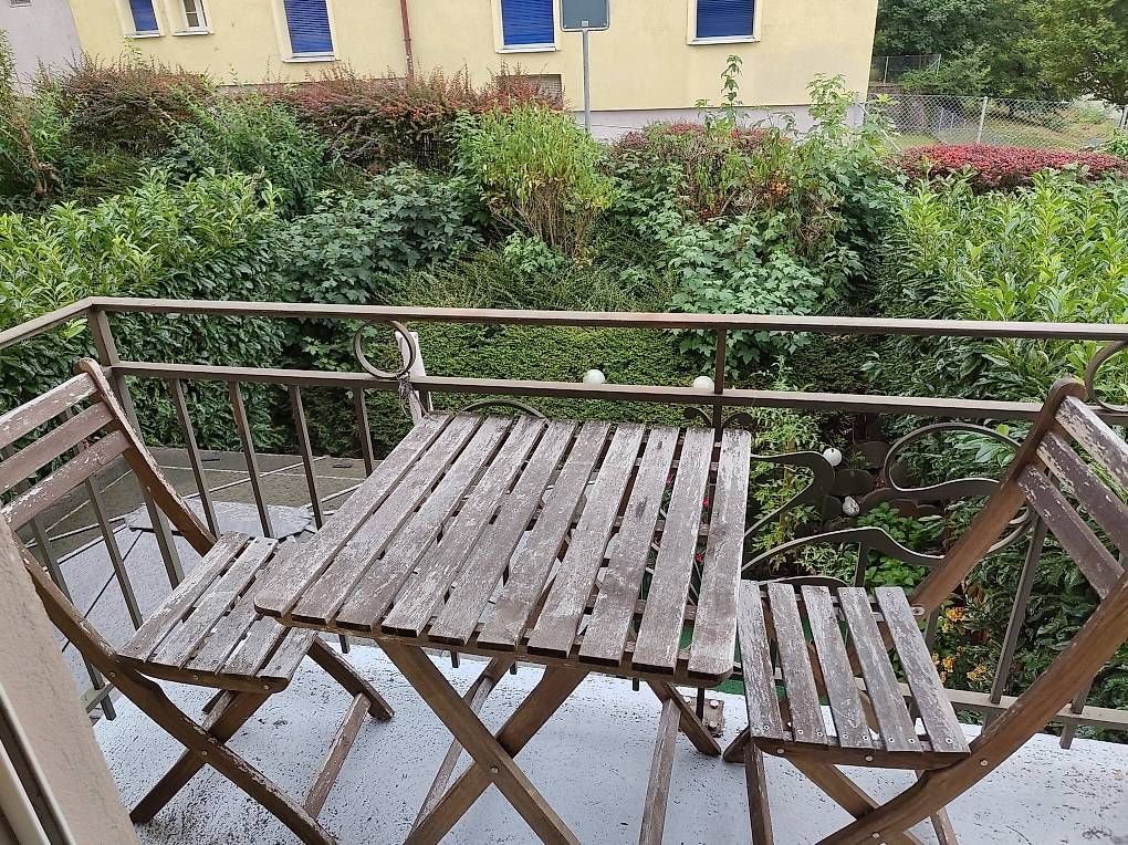 Set di tavolo e panche: Table et chaises de balcon/jardin – Usato da Lausanne venduto da lukaswelker 1