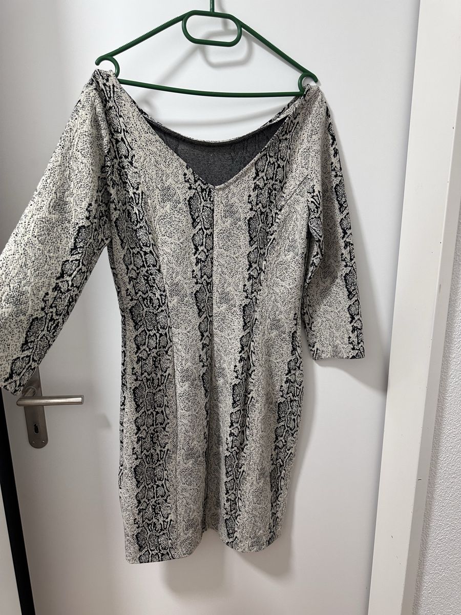 Guess Vestiti: GUESS SCHLANGENPRINT KLEID – Nuovo (secondo la descrizione) da Oberglatt ZH venduto da end_9z2w