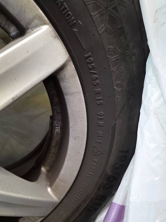 Pneumatici & Ruote complete: 4x Autoreifen -> Winterreifen – Usato da Olten venduto da lyez 1
