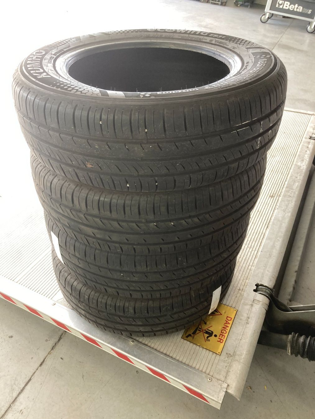 Pneus & Kompletträder: 185/65R15 Sommerpneu – Gebraucht aus Cham von WB2223