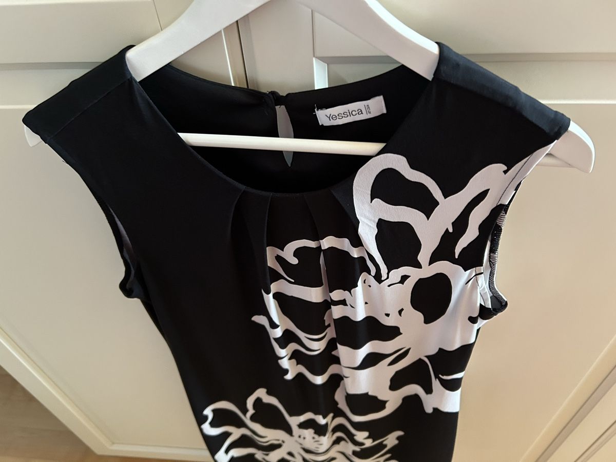 C&A Vestiti: Kleid Yessica at C&A, black, Grösse 38 – Nuovo (secondo la descrizione) da Diessenhofen venduto da Bmaurice
