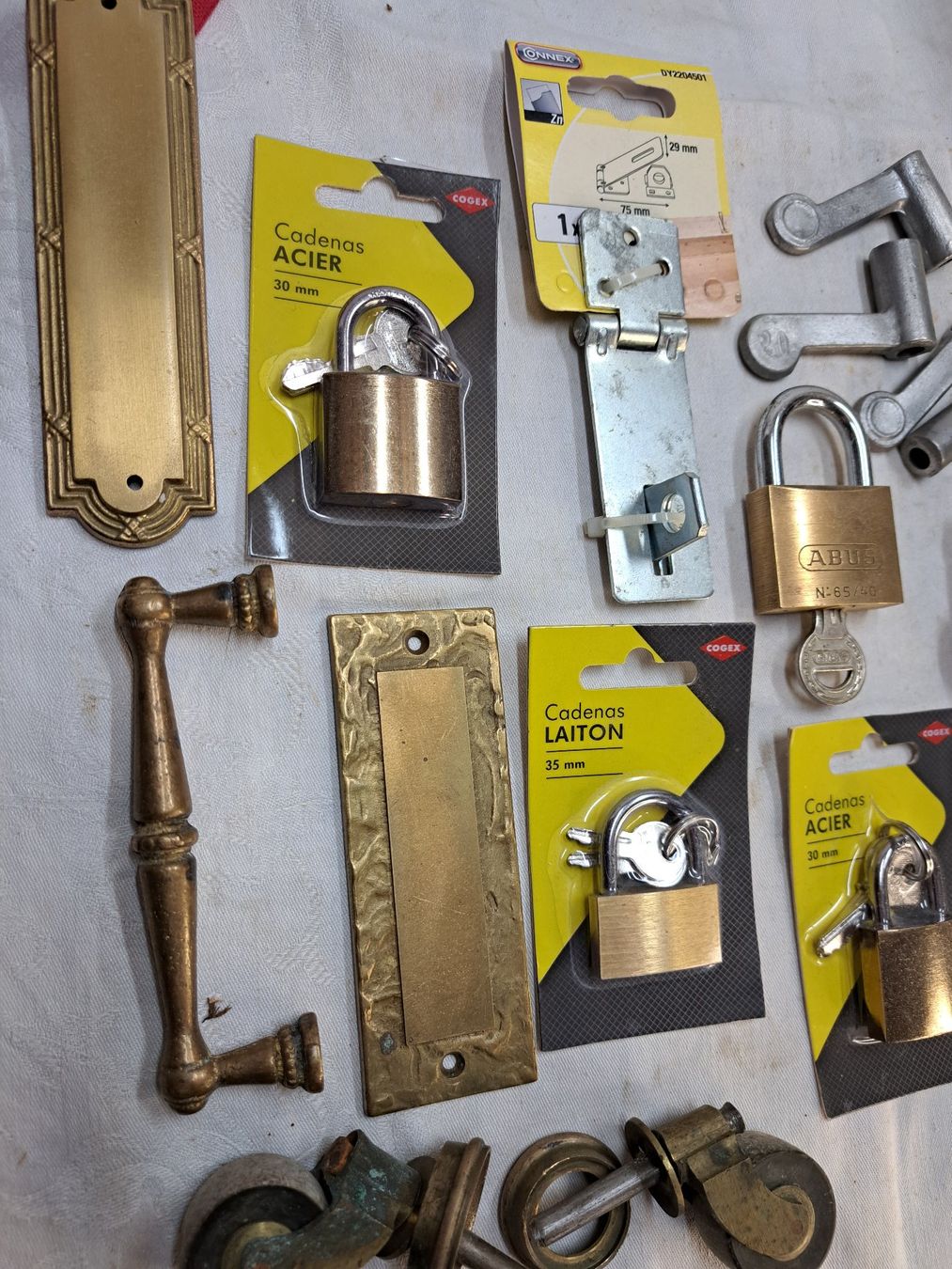 Lucchetti: ANCIENNE POIGNEE CADENAS DIVERS – Usato da couvet venduto da carlin01 5