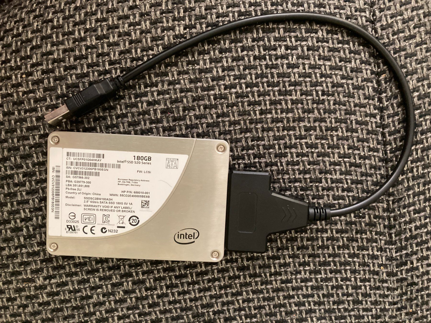 Intel Dischi rigidi: Intel SSD 180GB SATA 2.5 Zoll mit USB Adapter – Usato da Tagelswangen venduto da Harubi2