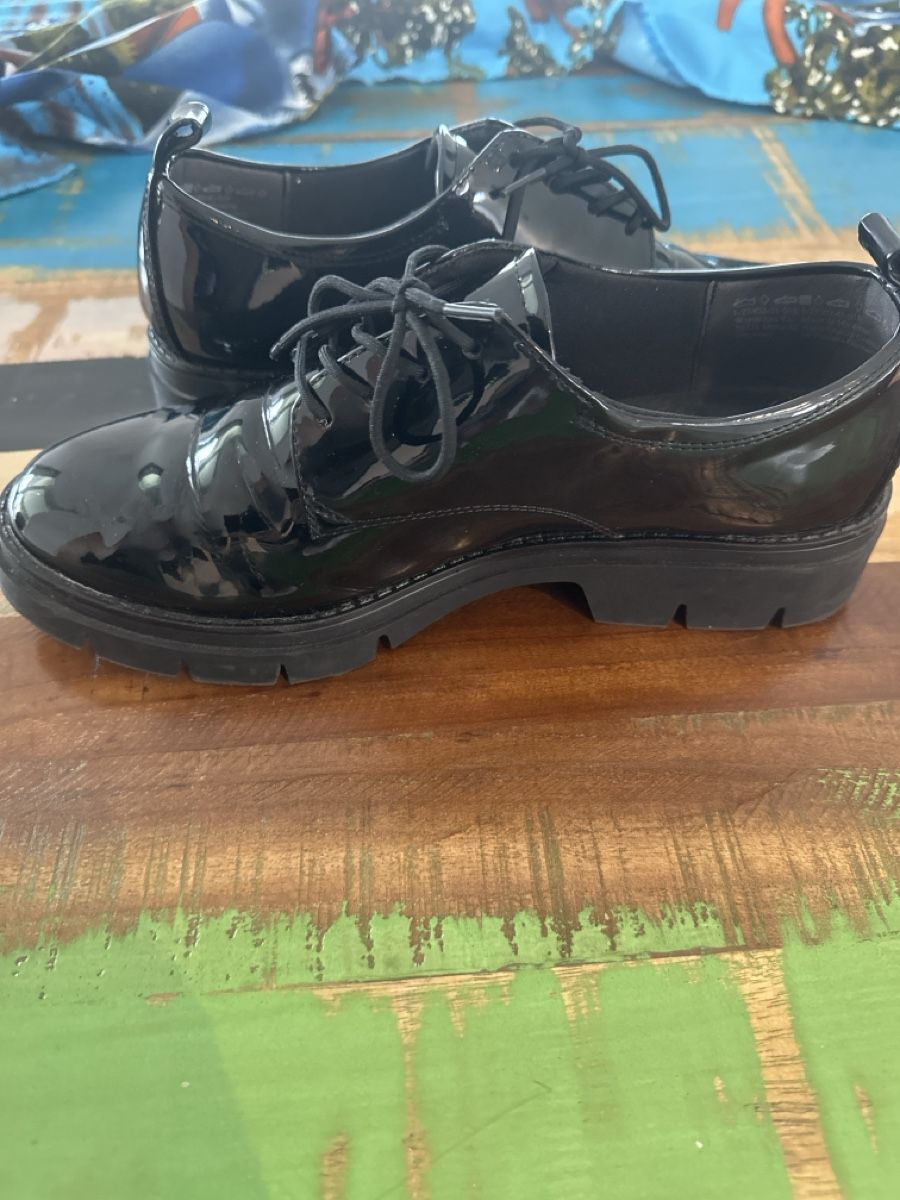 Scarpe da uomo: Tamaris (neuwertig, Gr. 40) – Nuovo (secondo la descrizione) da Nänikon venduto da Snorlaxtheplayer 2