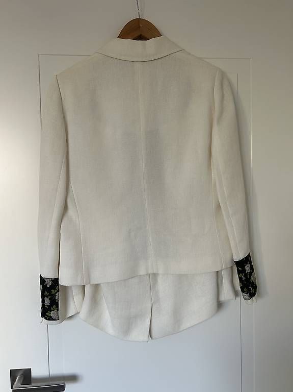 Costumi: Damenkostüm Gr. 38 – Usato da Büsserach venduto da ooe_q2yl 1
