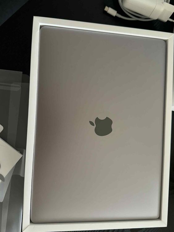 Apple Notebooks: MacBook Pro 13", Space Grau – Neu (gemäss Beschreibung) aus Emmen von arn_s5d5 2