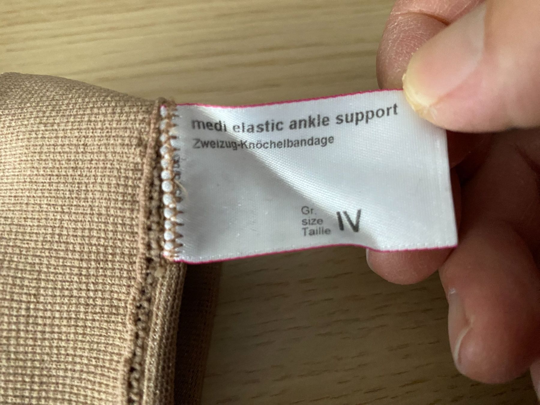 Attrezzature mediche: Zweizug Knöchelbandage elastic ankle support Stützstrumpf – Usato da Konolfingen venduto da sko_r5yd 1