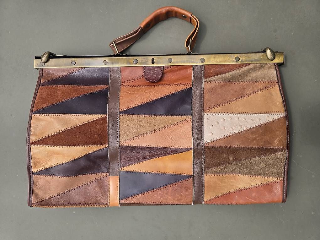 Borse da donna: TOLLE LEDERTASCHE IM PATCHWORKSTIL – Usato da Stallikon venduto da rob_62w9