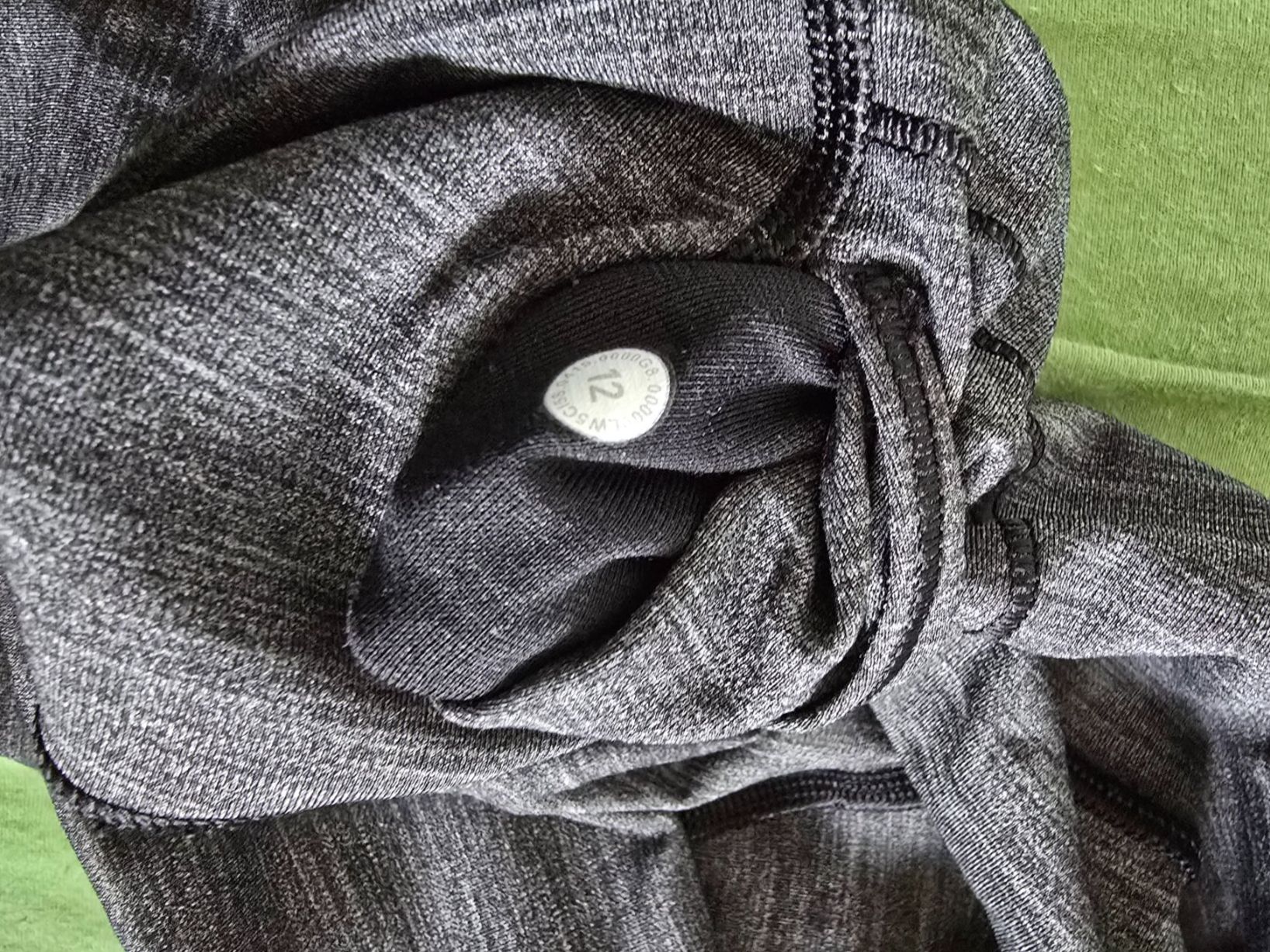 Lululemon Leggings: Lululemon Leggings Grösse 12 – Usato da Oftringen venduto da Sparkatze 2
