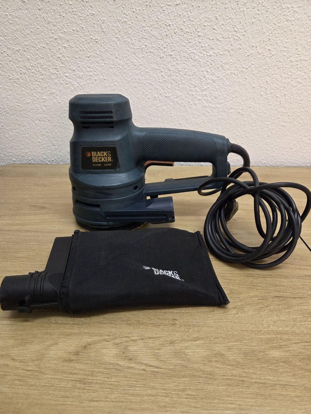 Smerigliatrici & Lucidatrici: Black & Decker Exenterschleifer KA 190 – Usato da Zürich venduto da fiat72