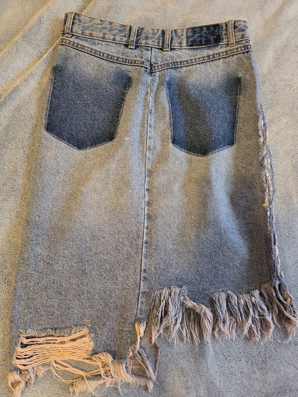 Zara Röcke: Zara Jeansrock, destroyed Look, Grösse 36 – Gebraucht aus St Gallen von vir_5kgt 2