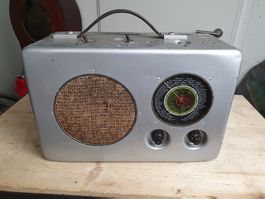 Röhrenradio Radione R2 - Koffergerät Metallausführung