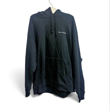 Rave in Peace, Zukunft Pullover