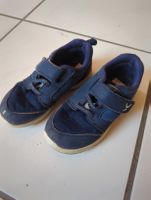 Turnschuhe 26