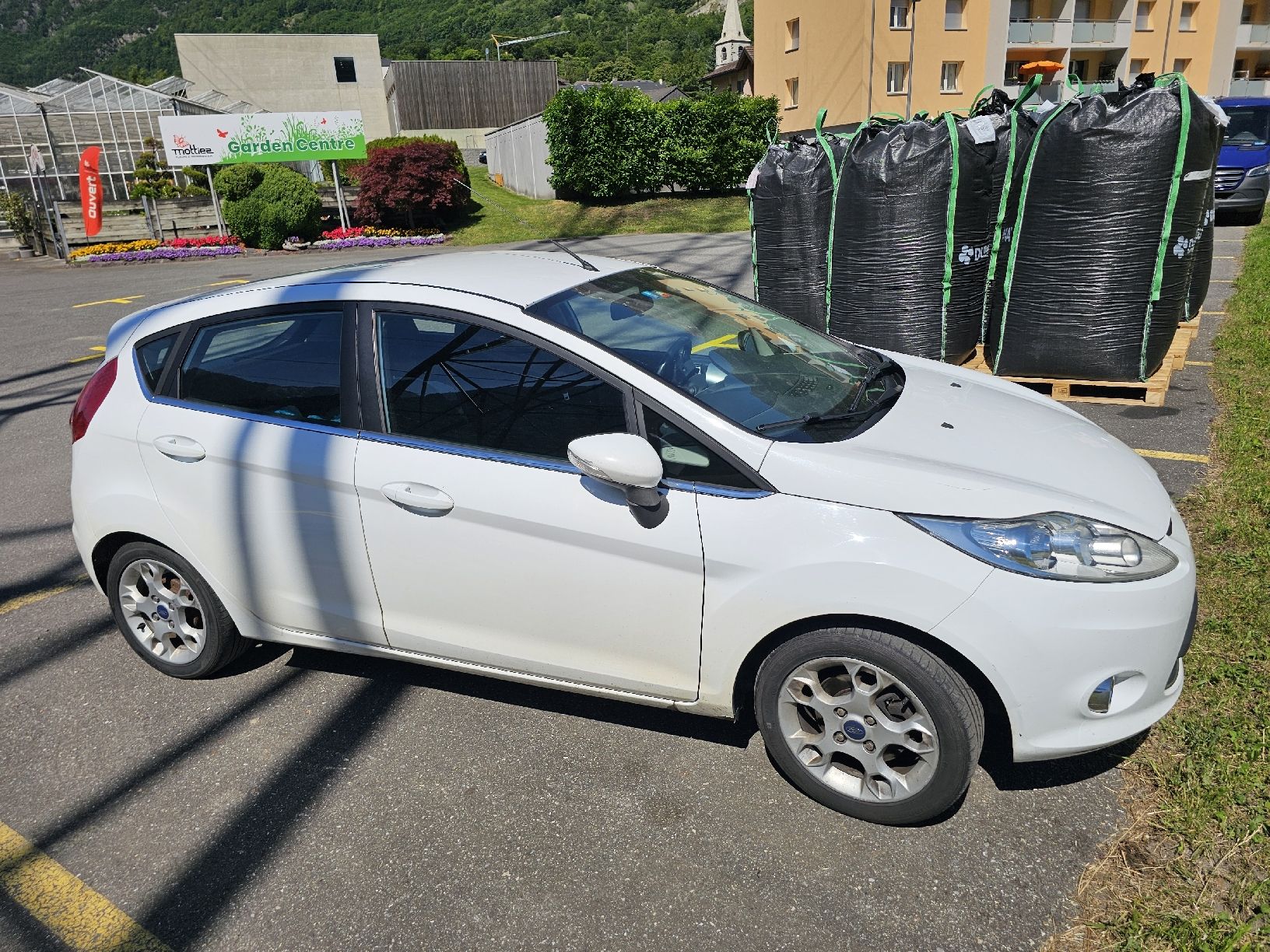 Ford Automobili: Ford Fiesta 1 6i 2012 – Usato da Collonges venduto da arashee 2