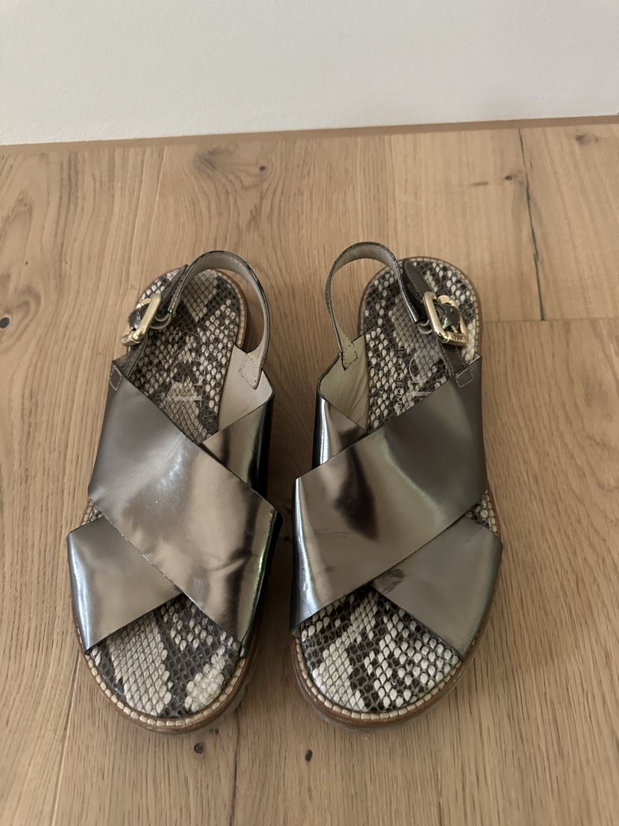 AGL Scarpe da donna: AGL sandalen – Usato da Leuk Stadt venduto da medii1