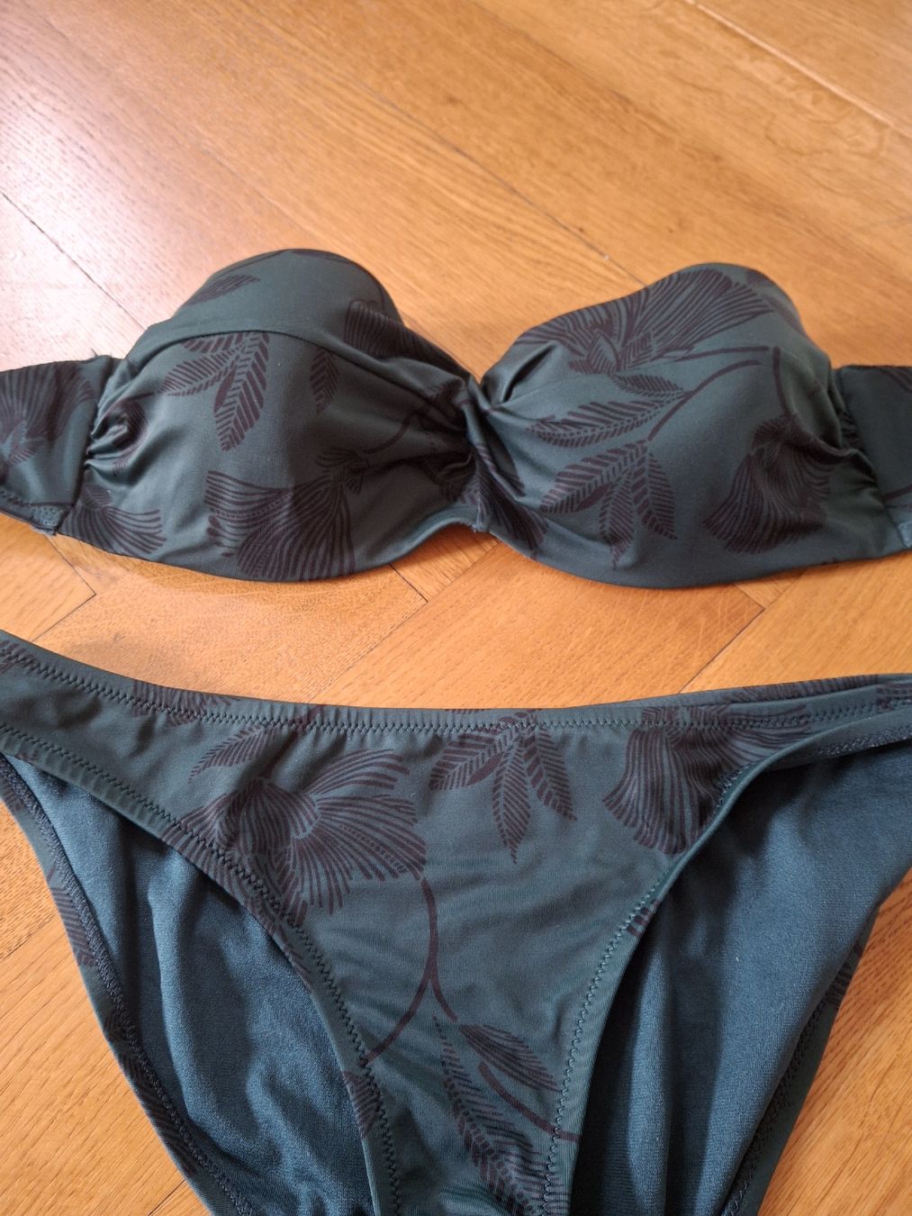 Costumi da bagno & Bikini: Bikini vert sapin avec motifs noirs M – Usato da Lausanne venduto da Cognitia 1