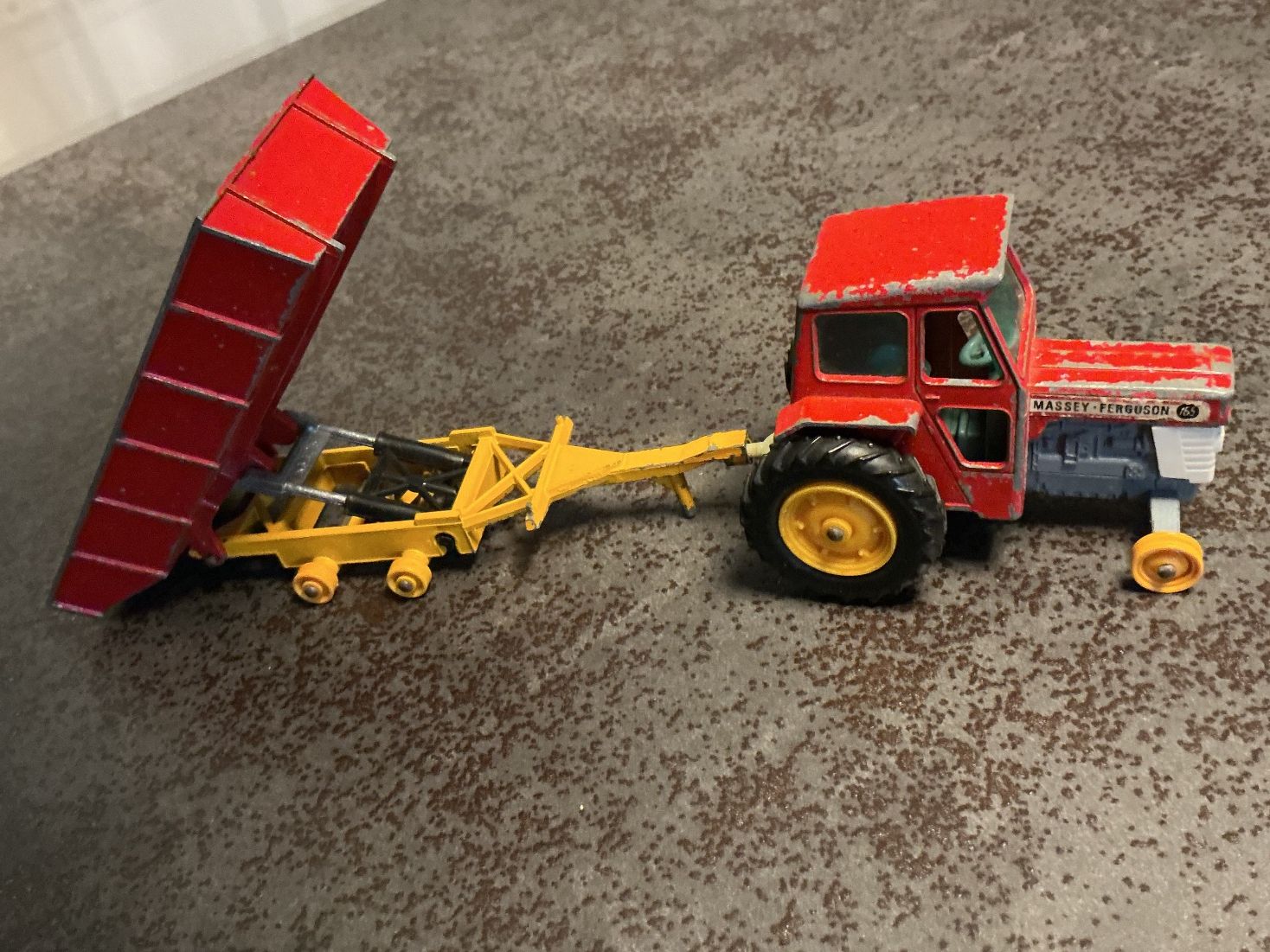 Matchbox Modellini d'auto: Matchbox Traktor mit Anhänger 1970 – Usato da Horw venduto da adler65 1